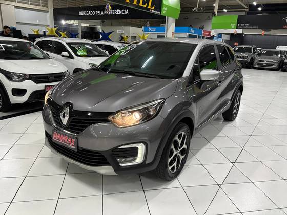 RENAULT CAPTUR 1.6 16V SCE FLEX BOSE X-TRONIC RENAULT CAPTUR 1.6 16V SCE FLEX BOSE X-TRONIC